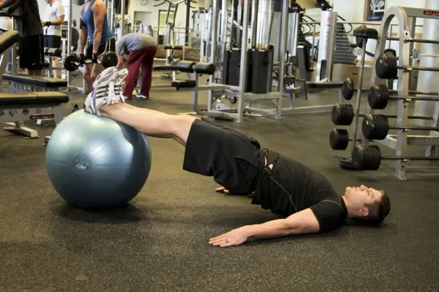 Ball Leg Curl 1