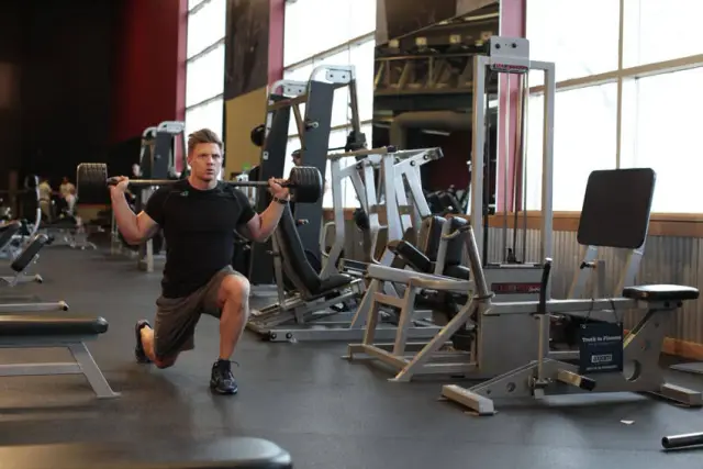 Barbell Walking Lunge 2