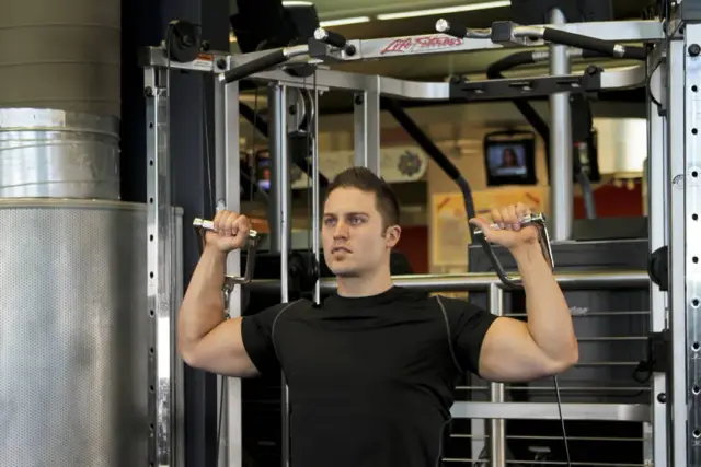 Cable Shoulder Press 1