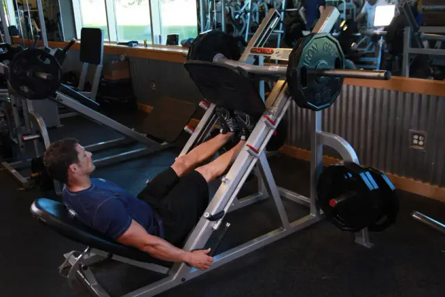 Calf Press On The Leg Press Machine — Start