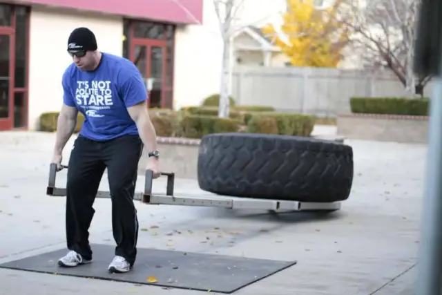 Car Deadlift — Start