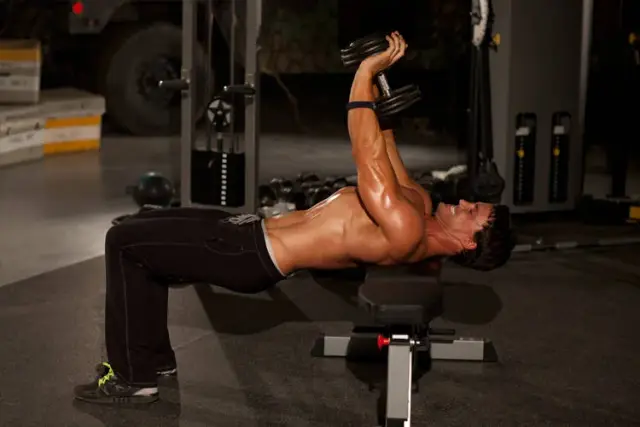 Close-Grip Dumbbell Press 1