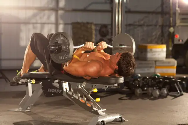 Close-Grip EZ-Bar Press 2