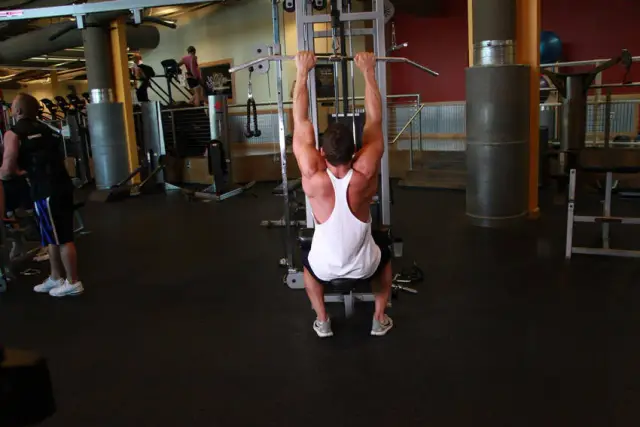 Close-Grip Front Lat Pulldown 1