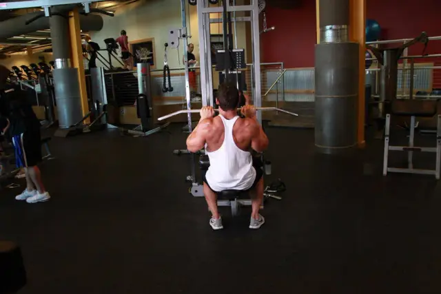 Close-Grip Front Lat Pulldown 2