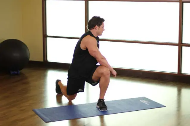 Crossover Reverse Lunge 1