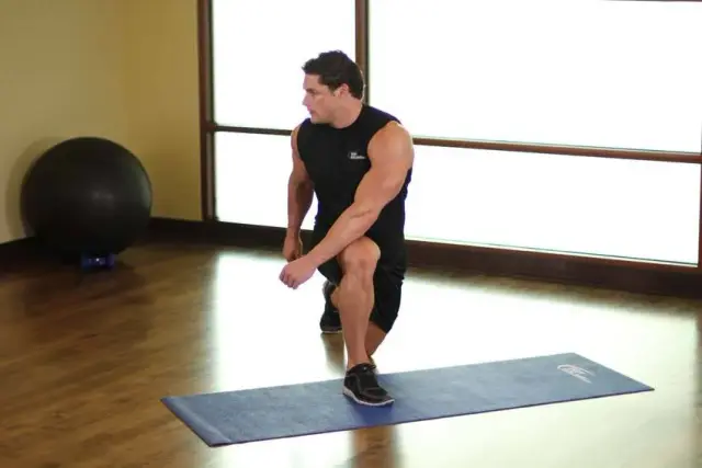Crossover Reverse Lunge 2