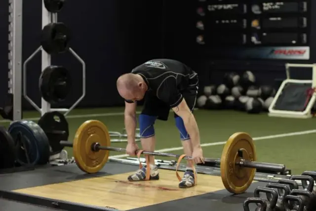Deadlift with Bands 1