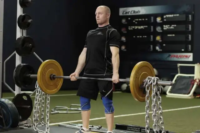Deadlift with Chains 2