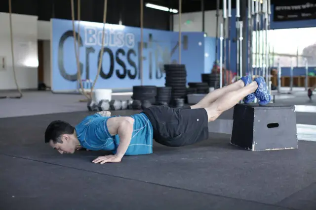 Decline Push-Up 2