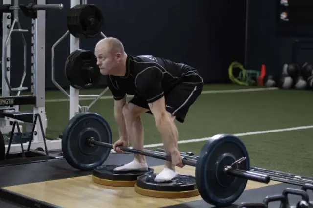 Deficit Deadlift 1