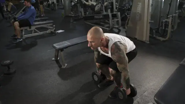 Dumbbell Clean — Start
