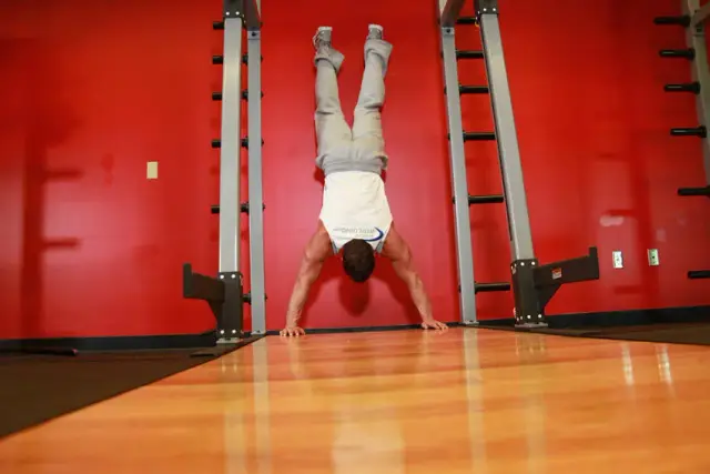 Handstand Push-Ups — Start