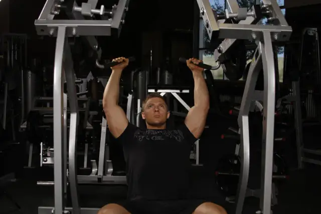 Leverage Shoulder Press — End