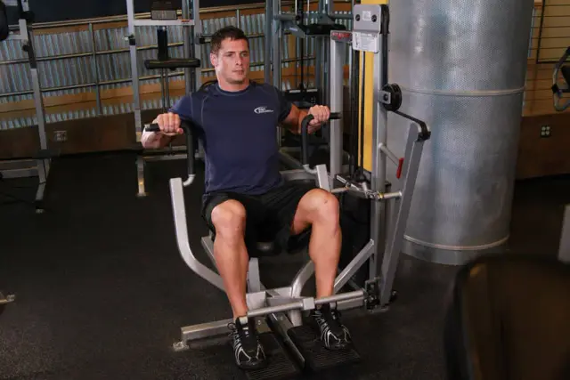 Machine Bench Press — Start