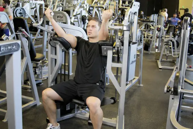 Machine Bicep Curl 1
