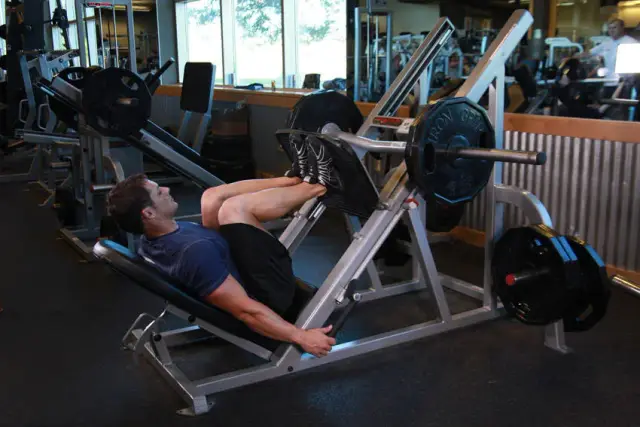 Narrow Stance Leg Press — Start