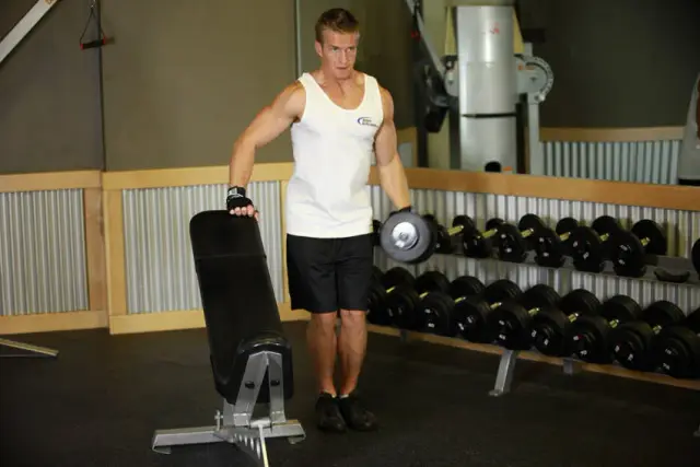 One-Arm Side Laterals — Start