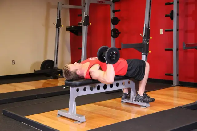 One Arm Dumbbell Bench Press — Start