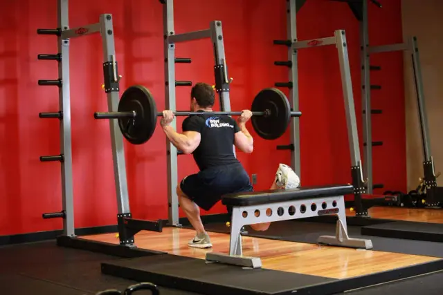 One Leg Barbell Squat — End