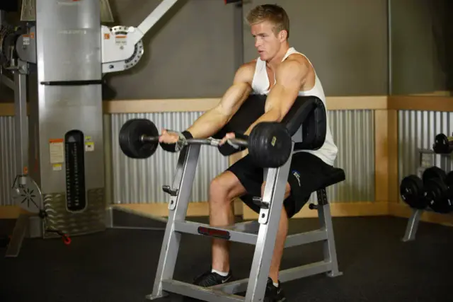 Preacher Curl — Start