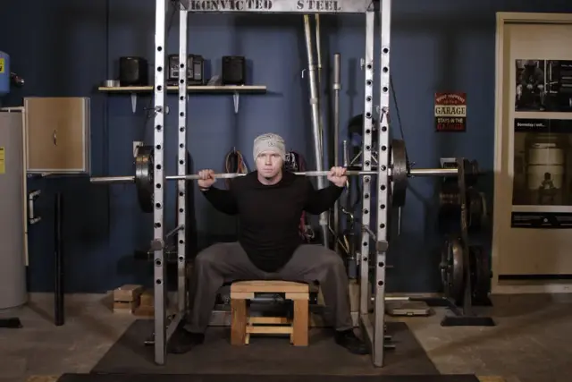 Reverse Band Box Squat — End