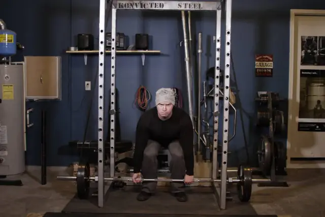 Reverse Band Deadlift — Start
