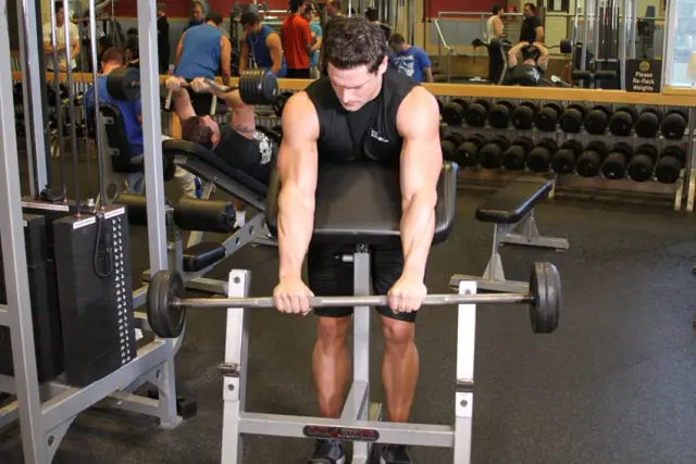 Reverse Barbell Preacher Curls — Start
