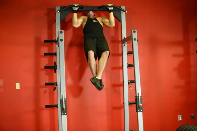 Rocky Pull-Ups/Pulldowns — End