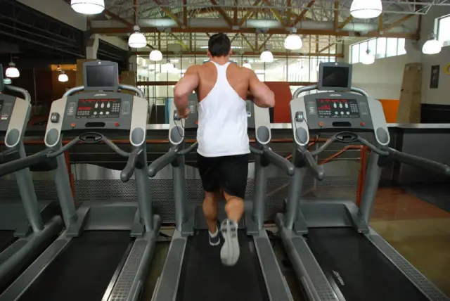 Running, Treadmill — Start