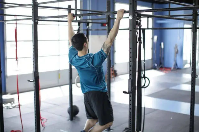 Scapular Pull-Up — End