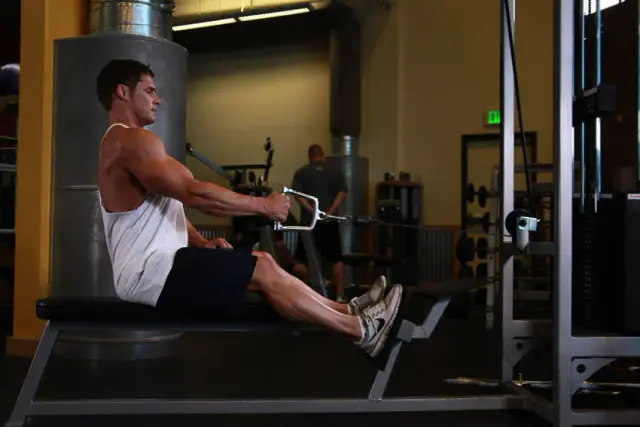 Seated One-arm Cable Pulley Rows — Start