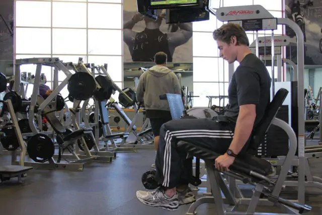 Single-Leg Leg Extension — Start
