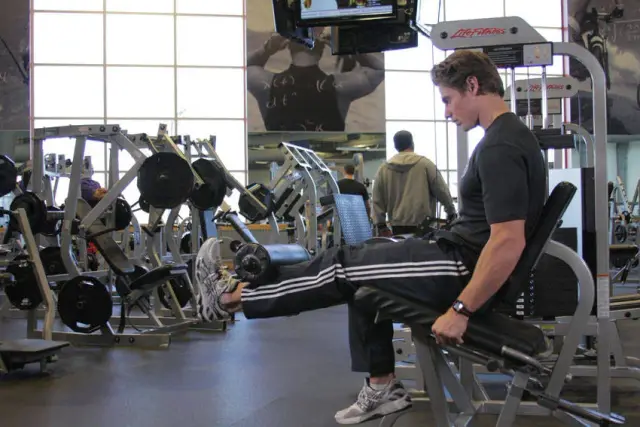 Single-Leg Leg Extension — End