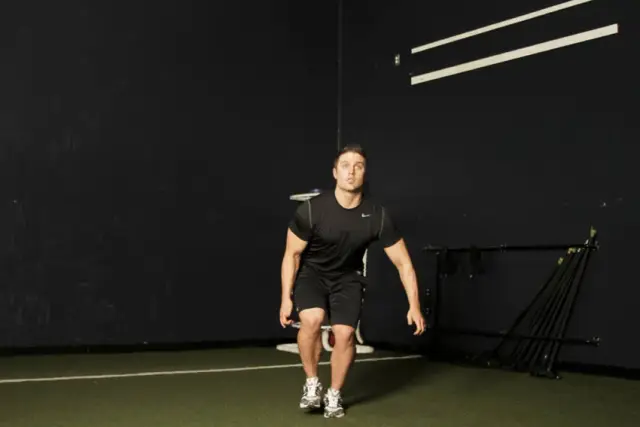 Single Leg Butt Kick — Start