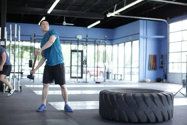 Sledgehammer Swings — Start
