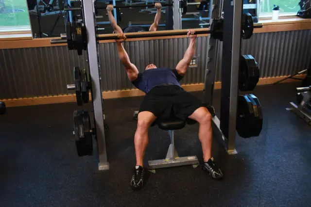 Smith Machine Bench Press — End