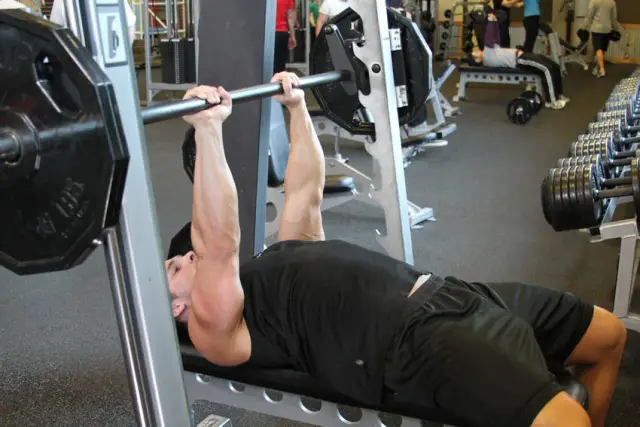 Smith Machine Close-Grip Bench Press — End