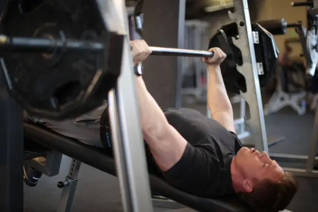 Smith Machine Decline Press — End