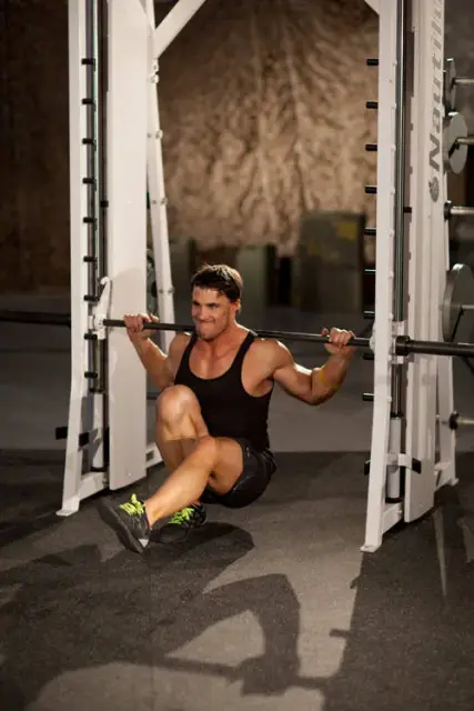 Smith Machine Pistol Squat — End