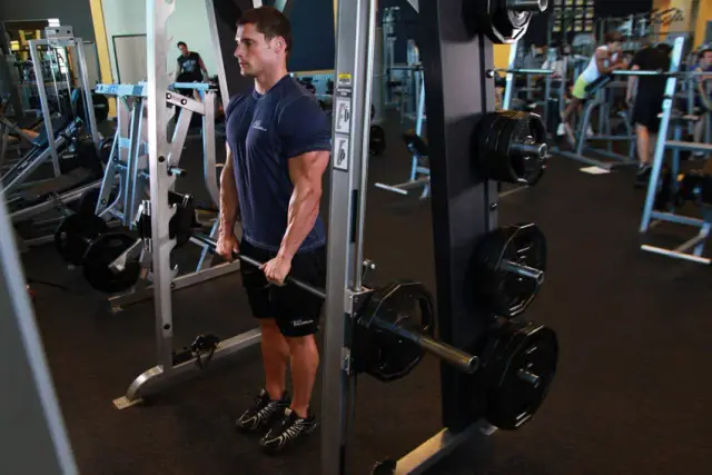 Smith Machine Upright Row — Start