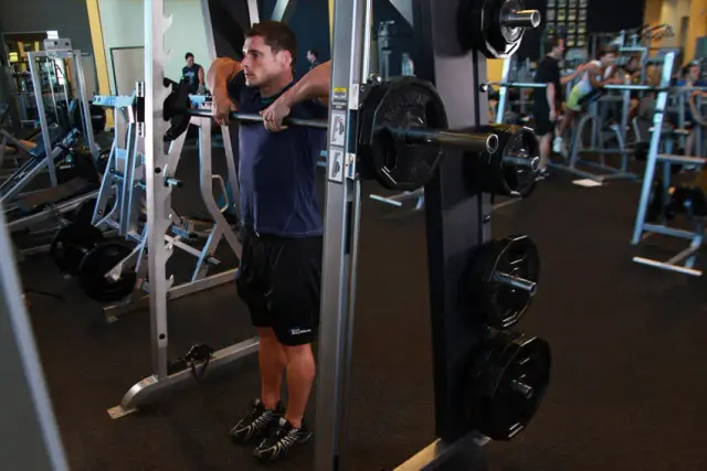 Smith Machine Upright Row — End