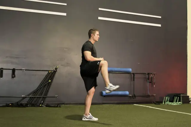 Standing Hip Circles — End