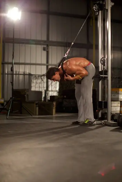 Standing Rope Crunch 2