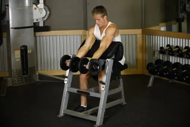Two-Arm Dumbbell Preacher Curl 1