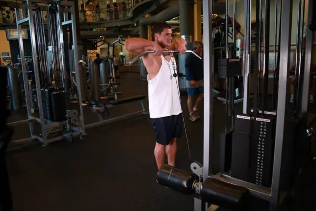 Upright Cable Row 1