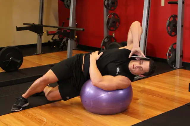 Weighted Ball Side Bend 1