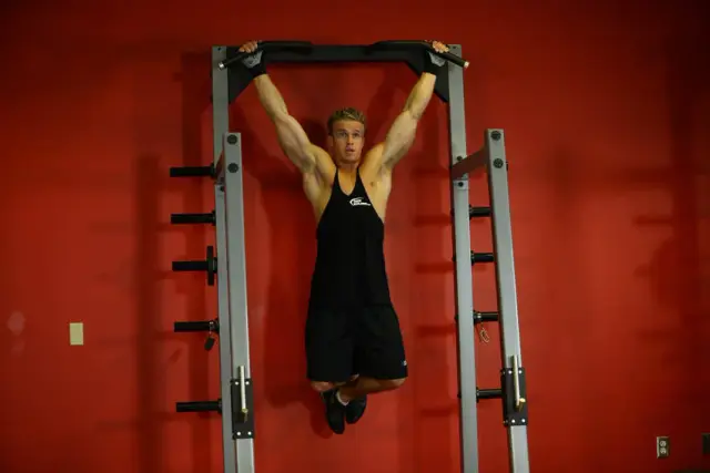 Wide-Grip Rear Pull-Up 2