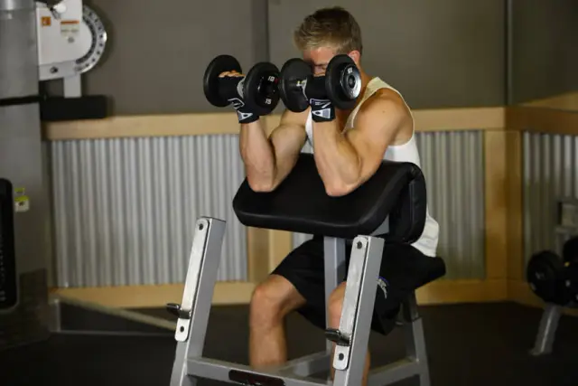 Zottman Preacher Curl 2